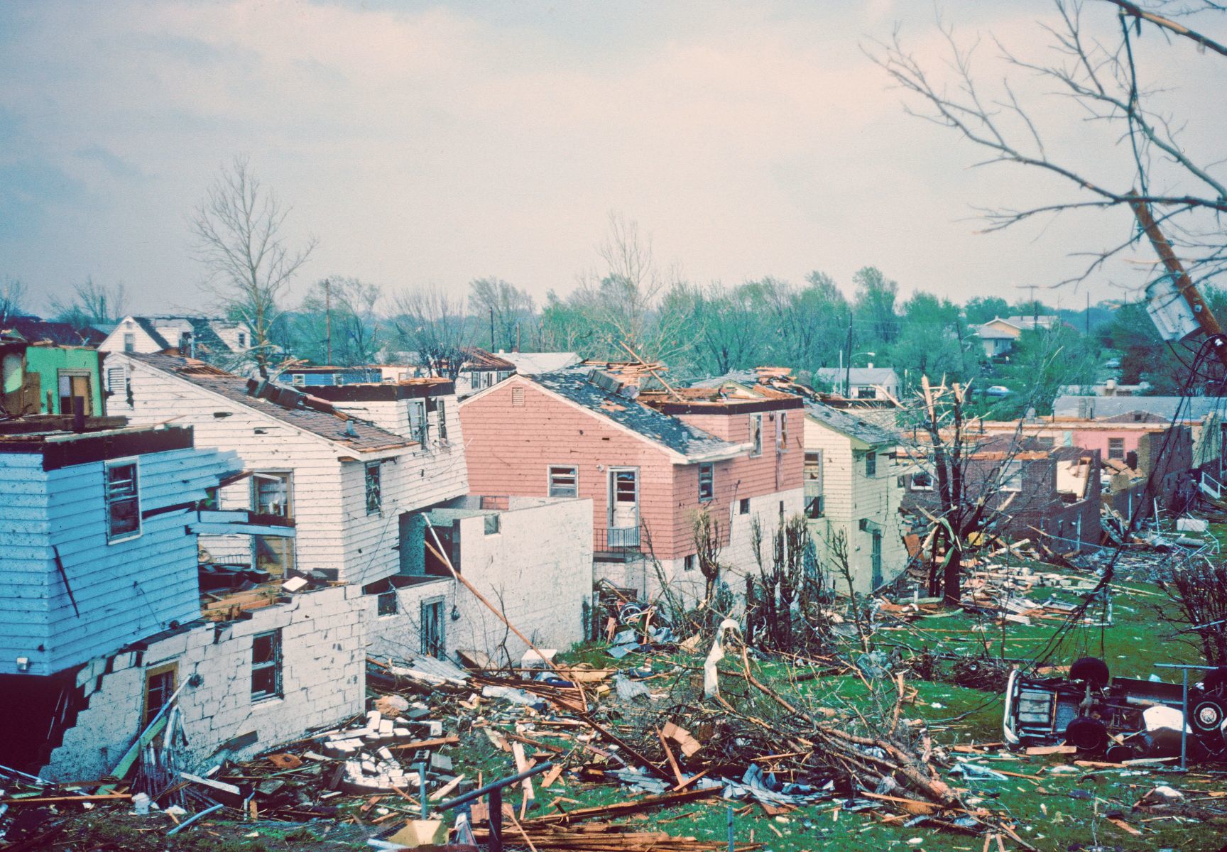 1975Tornado003